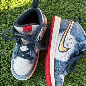 Echo Kids Sneakers with Red, Blue, and Yellow Accents